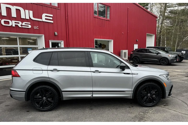 $22585 : 2022 Tiguan SE R-Line Black image 8