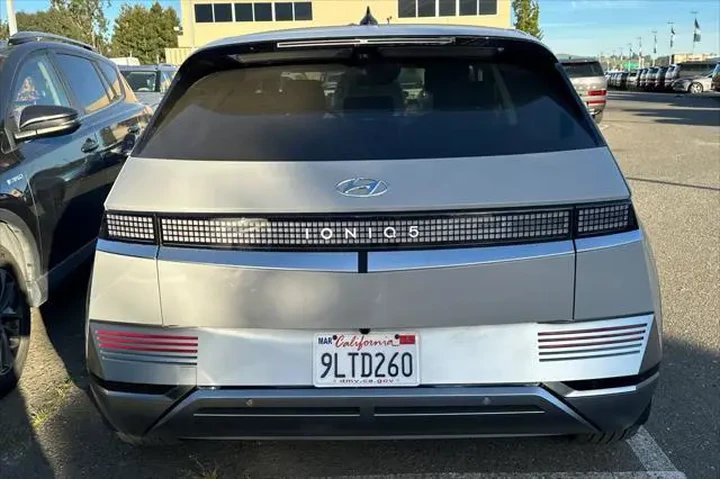 $30990 : Hyundai IONIQ 5 2024 Limited image 6