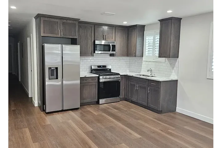 $2080 : CASA🐱near USC & downtown LA🐶 image 1