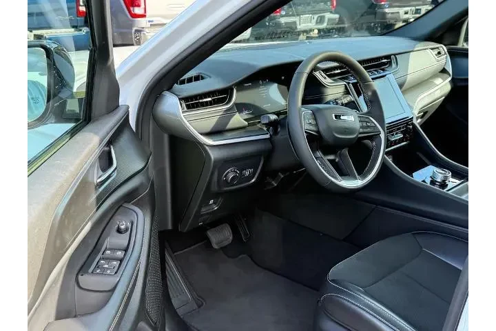 $35771 : Jeep Grand Cherokee 2025 4x2 image 10