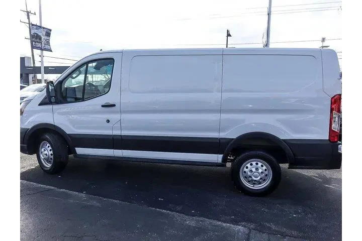$39985 : Ford Transit 2024 AWD 150 3d image 6