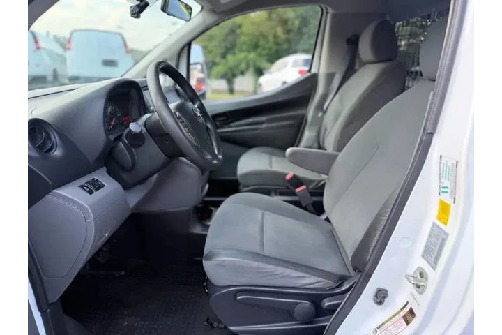 $15995 : 2020 NV200 SV image 10