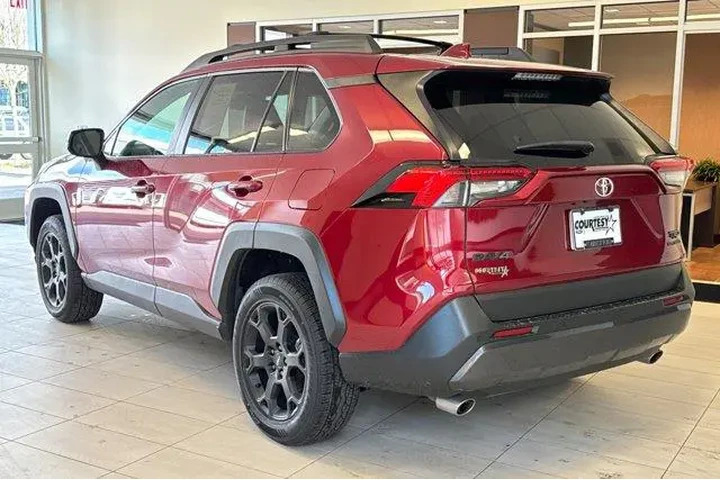 $33252 : Toyota RAV4 2021 AWD TRD Off image 6