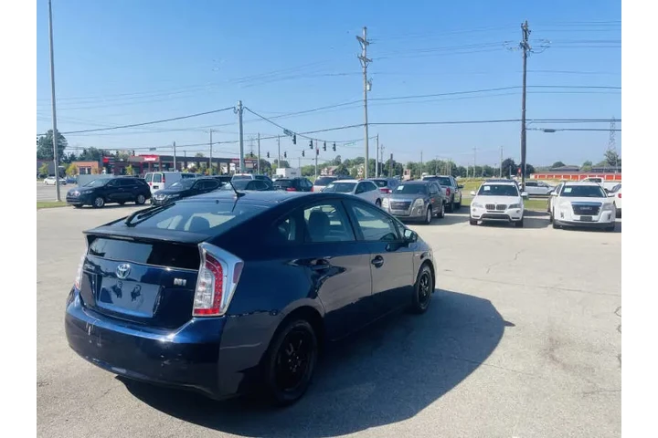 $7999 : 2012 Prius Three image 7