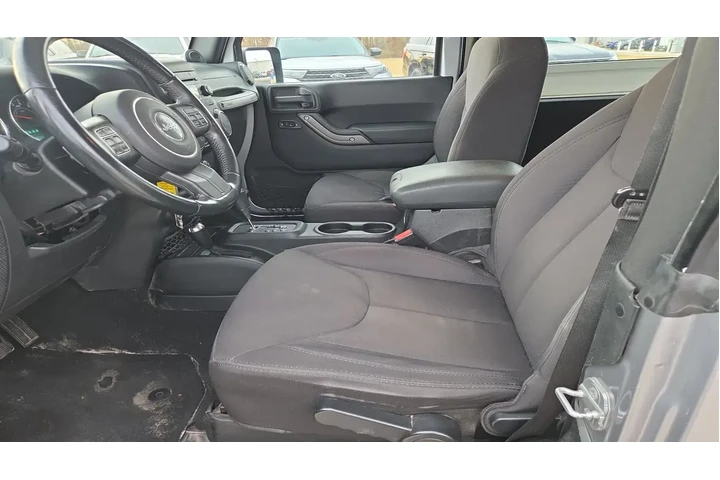 $14900 : Jeep Wrangler 2014 4x4 Sport image 10