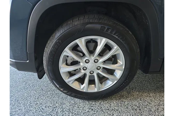 $17999 : Jeep Cherokee 2021 Latitude image 3