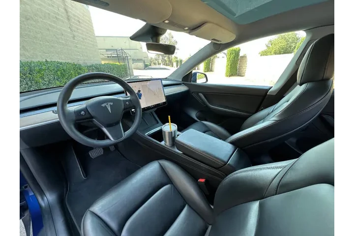 $29999 : 2021 Model Y Long Range image 3