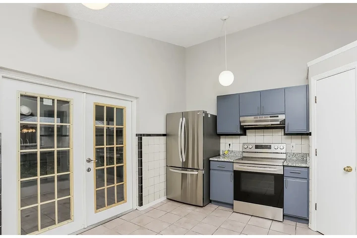 $1500 : 3bed 2bath home image 3