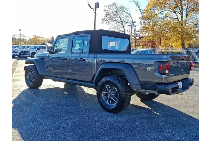$31647 : Jeep Gladiator 2024 4x4 Spor image 4
