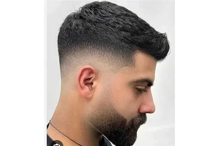 PELUQUERÍA Y BARBERÍA image 2