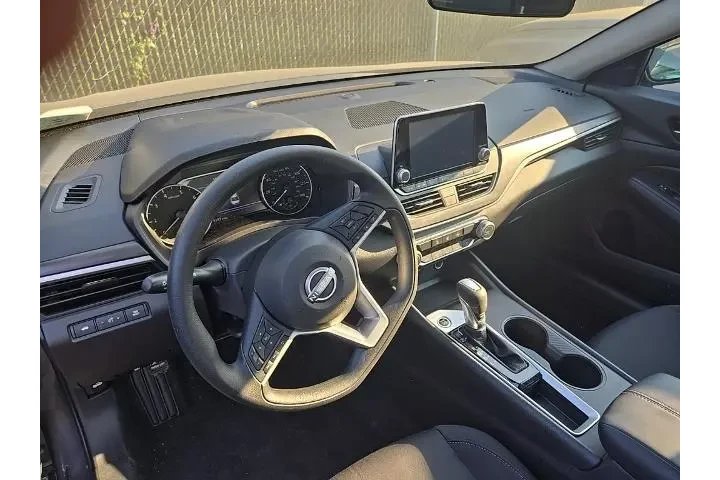 $18876 : Nissan Altima 2025 2.5 SV 4d image 9