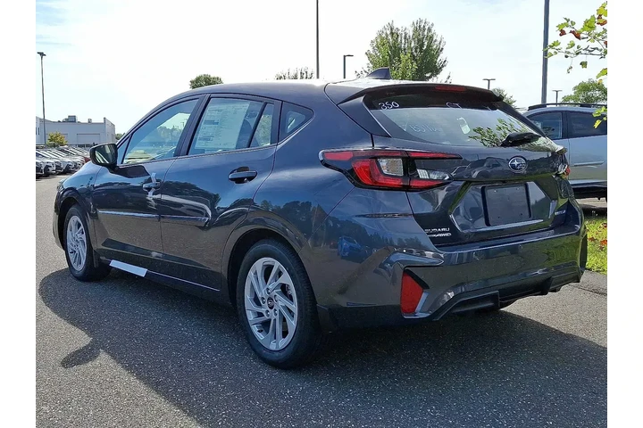 $25995 : Subaru Impreza 2025 AWD Base image 3