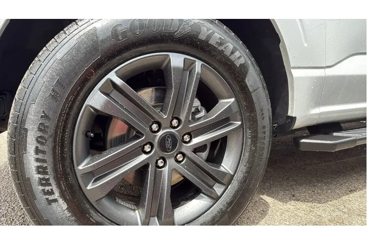 $39967 : Ford F-150 2023 4x2 XL 4dr S image 8