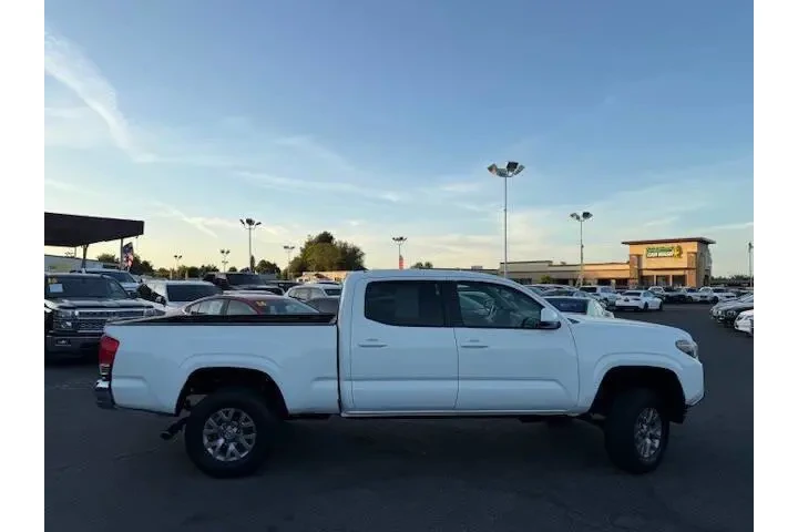 $28890 : Toyota Tacoma 2016 4x4 SR5 V image 7