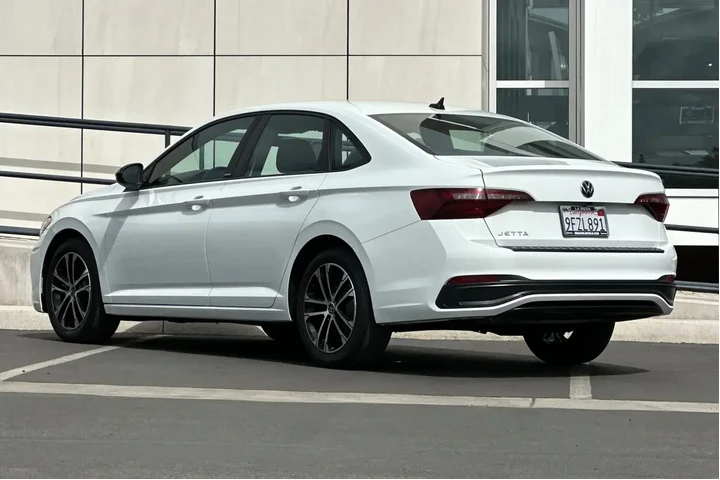 $20900 : Volkswagen Jetta 2023 Sport image 5