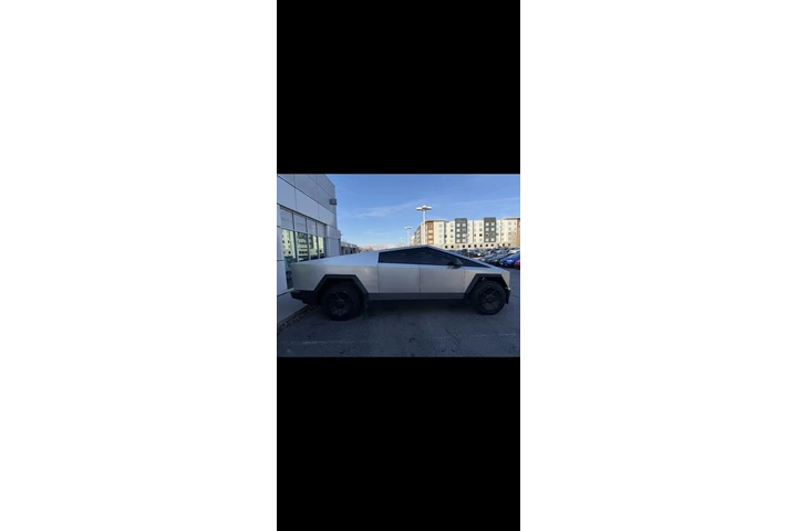 $76910 : 2024 Cybertruck image 7