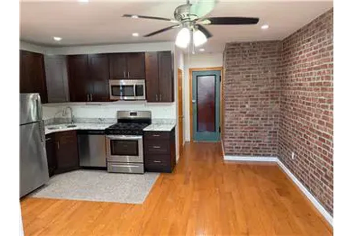 $2450 : Rental property with 1 bedro image 2