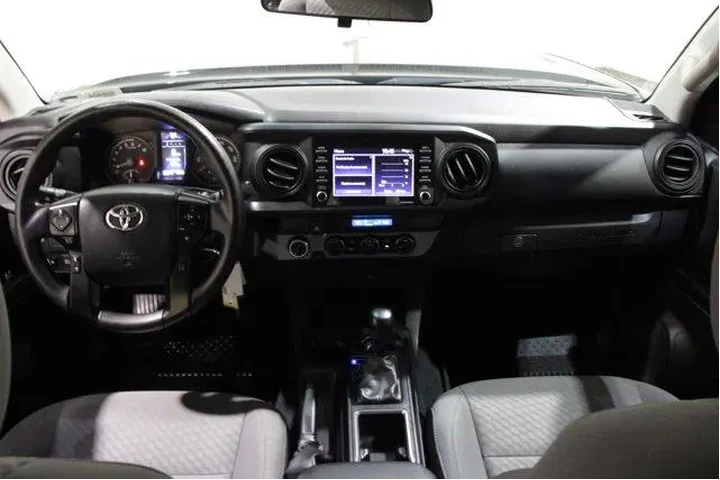 $35998 : Toyota Tacoma 2023 4x4 Trail image 2