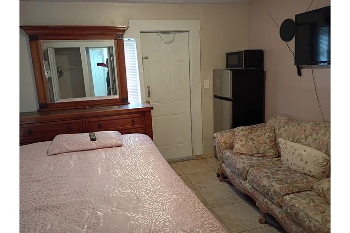 $775 : HABITACION CON MUEBLES image 3