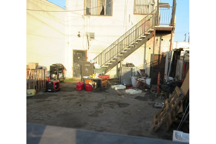 $500000 : L.A. - 4 Unidades por $500,000 image 2