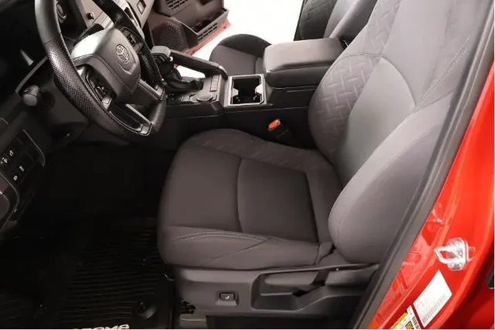 $36665 : Toyota Tacoma 2025 4x2 SR5 4 image 10