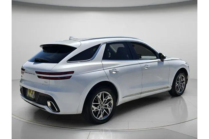 $38478 : Genesis GV70 2025 AWD 2.5T S image 7