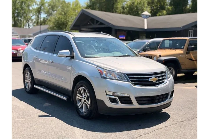 $14995 : 2016 Traverse LT image 7
