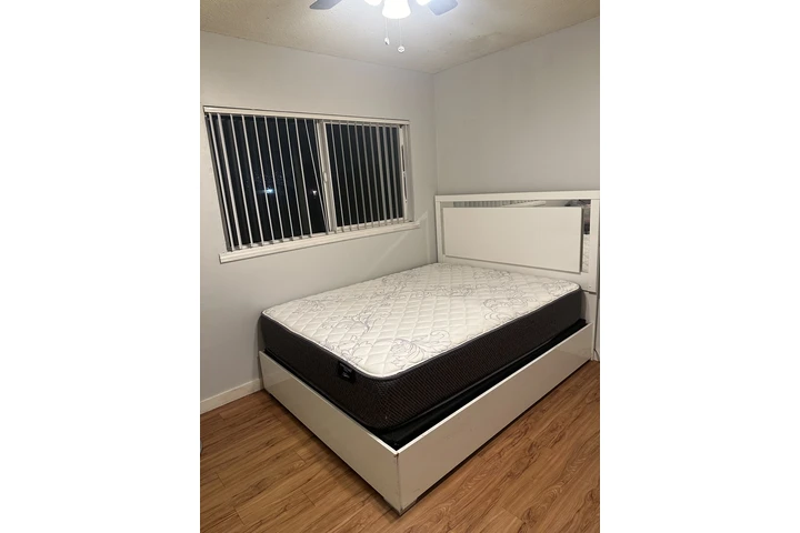 $775 : Cuarto En Ciudad De Hawthorne. image 2