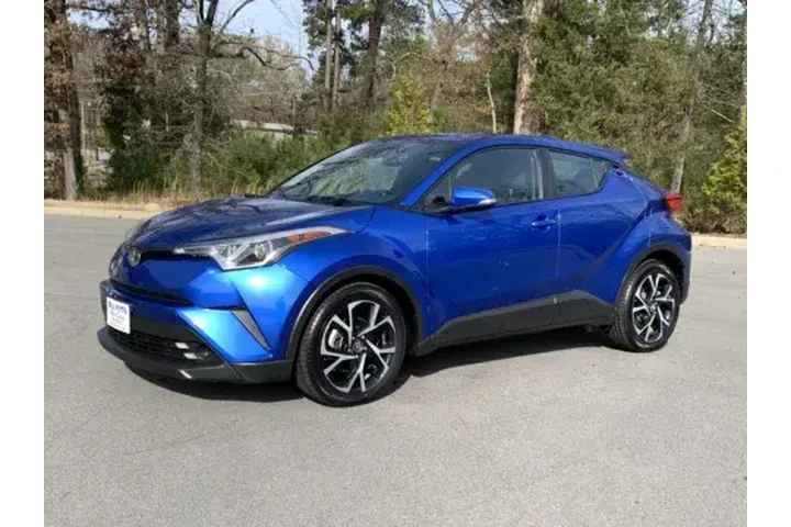 $19900 : 2018 C-HR XLE image 3