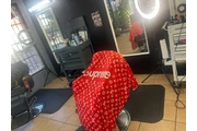 Barbería y Salón de Belleza thumbnail