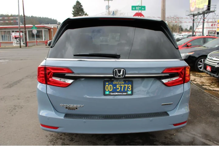 $33995 : 2023 Odyssey Touring Auto image 6