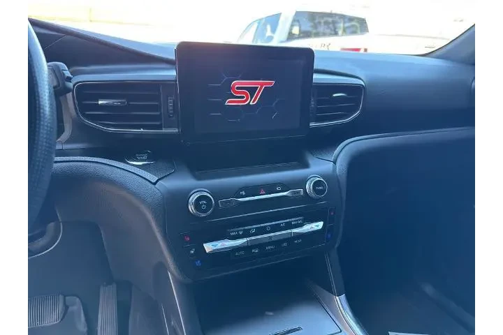 $31954 : Ford Explorer 2020 AWD ST 4d image 8