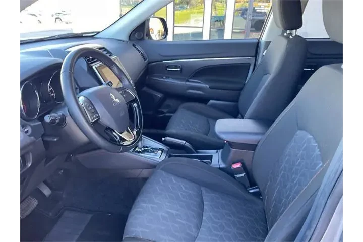 $19000 : Mitsubishi Outlander Sport 2 image 7