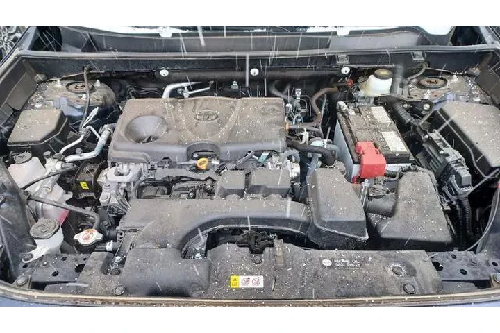 $34424 : Toyota RAV4 2024 AWD XLE Pre image 9