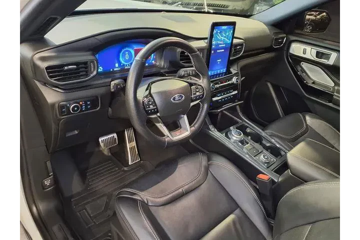 $39588 : Ford Explorer 2023 AWD ST 4d image 4