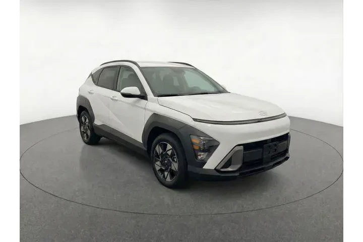 $18446 : Hyundai KONA 2024 SEL 4dr Cr image 2
