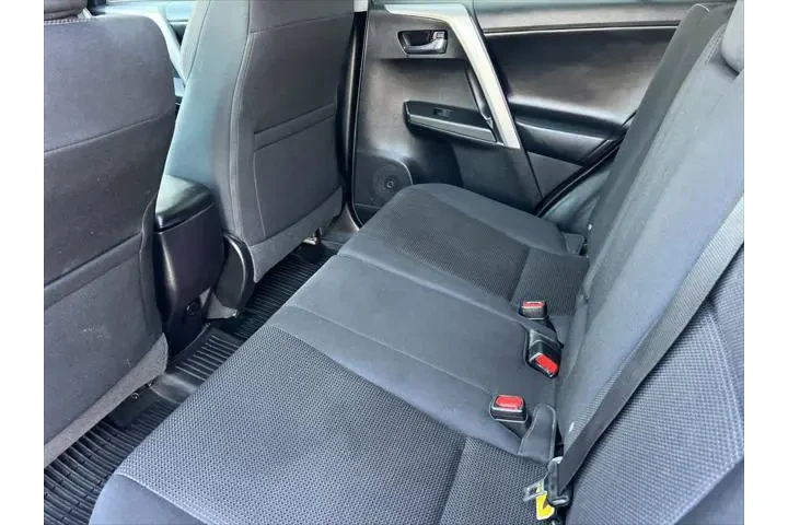 $14995 : Toyota RAV4 2018 XLE 4dr SUV image 5