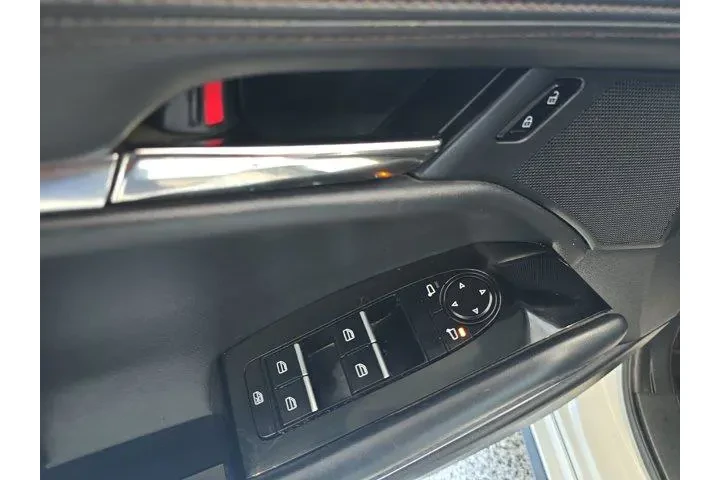 $19999 : Mazda Mazda3 Sedan 2023 2.5 image 6