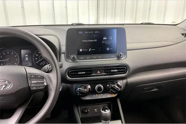 $19990 : Hyundai KONA 2023 AWD SEL 4d image 6