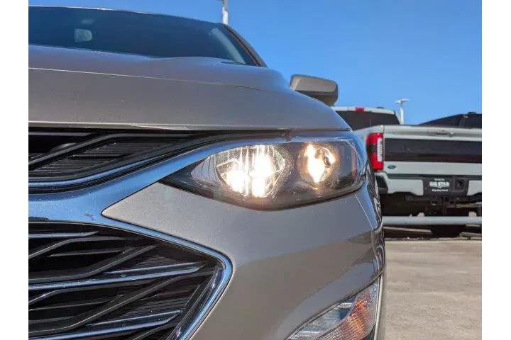 $16495 : Chevrolet Malibu 2023 LT 4dr image 9