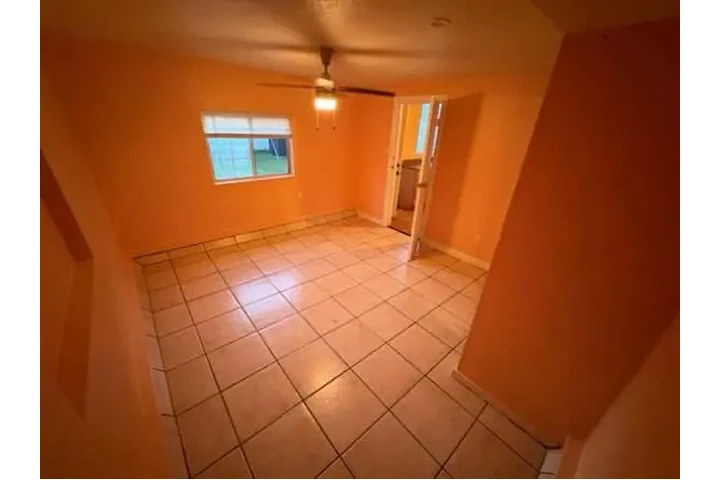 $2500 : Casa en renta 2 recámaras image 5