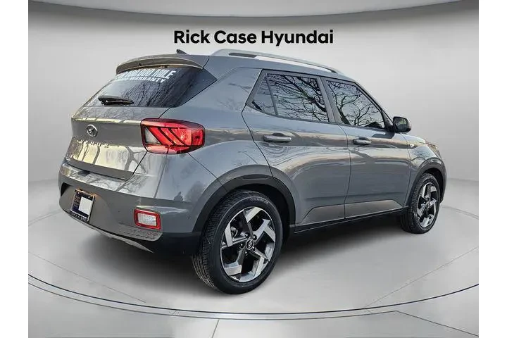 $17272 : Hyundai VENUE 2022 SEL 4dr C image 8