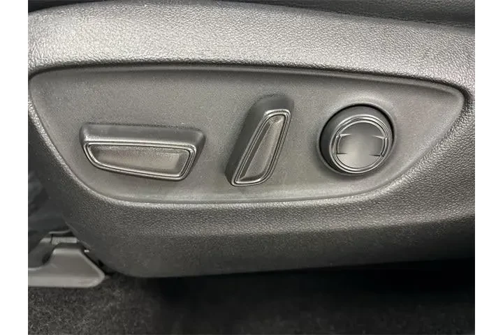 $34100 : Toyota Highlander 2024 LE 4d image 4