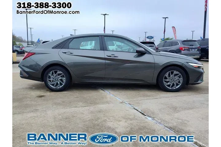 $19715 : Hyundai ELANTRA 2024 SEL 4dr image 7