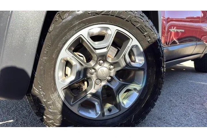 $16753 : Jeep Cherokee 2019 4x4 Trail image 6