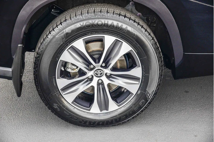 $34945 : Toyota Highlander Hybrid 202 image 9