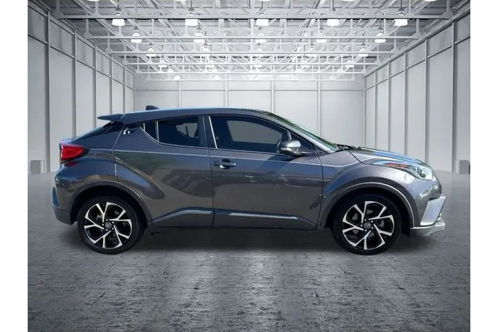 $17489 : Toyota C-HR 2019 XLE 4dr Cro image 8