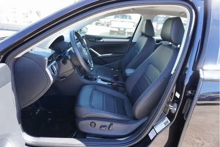 $18988 : Volkswagen Passat 2022 SE 4d image 7