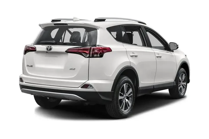 $17997 : Toyota RAV4 2016 XLE 4dr SUV image 3