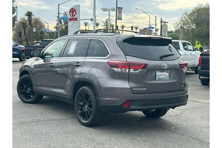 $24540 : Toyota Highlander 2019 XLE 4 image 5